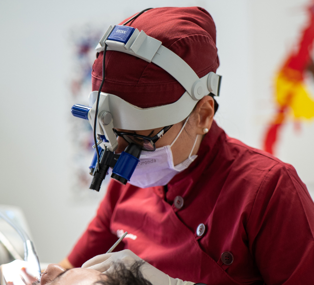 assistenza-odontoiatrica-professionale-denti-bianchi